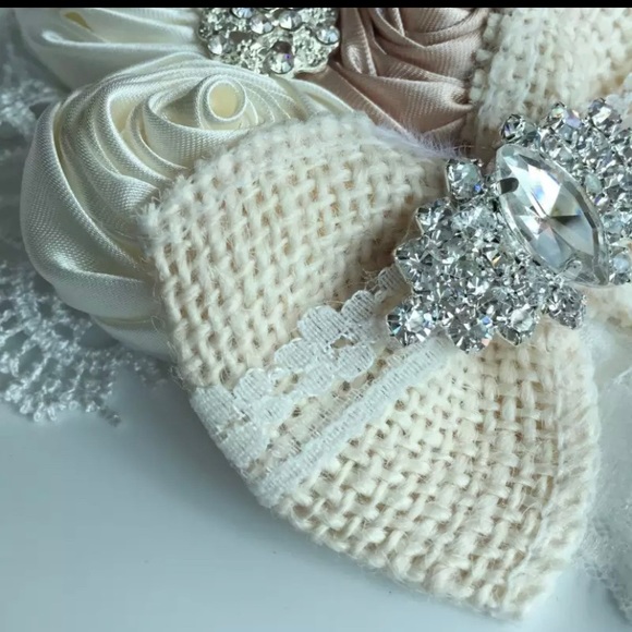 White Lace Baby Girl Headband - Picture 4 of 7